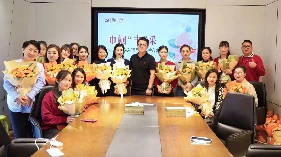 每一個(gè)年紀(jì)，都是恰到好處的你。